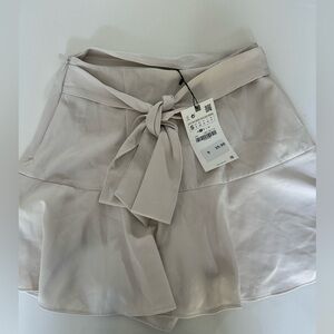 NWT**** Beige Zara skirt